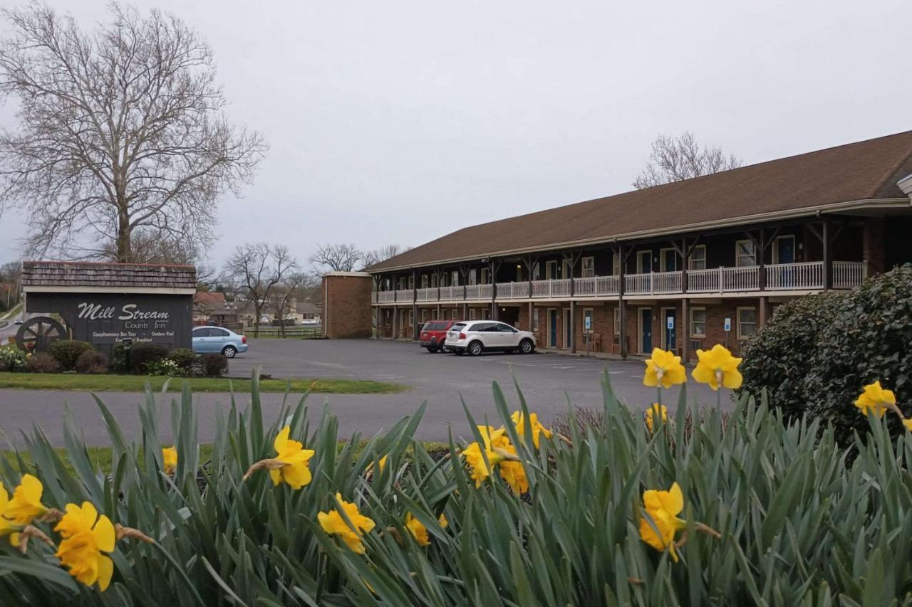 Quality Inn Smoketown  Exterior photo